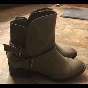 Short, comfortable gray boots!